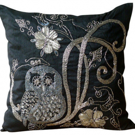 Czarna poduszka dekoracyjna